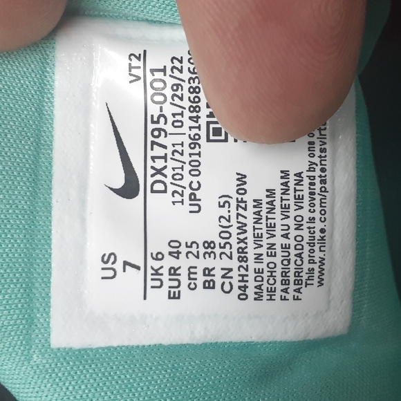 AIR VAPORMAX PLUS. - Picture 6 of 7